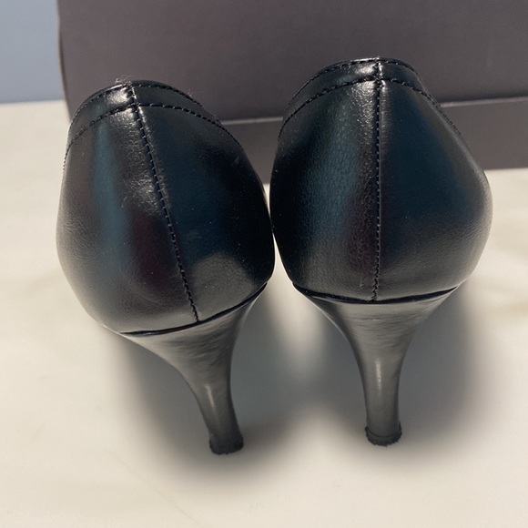 Kenneth Cole Reaction heels - Picture 3 of 7